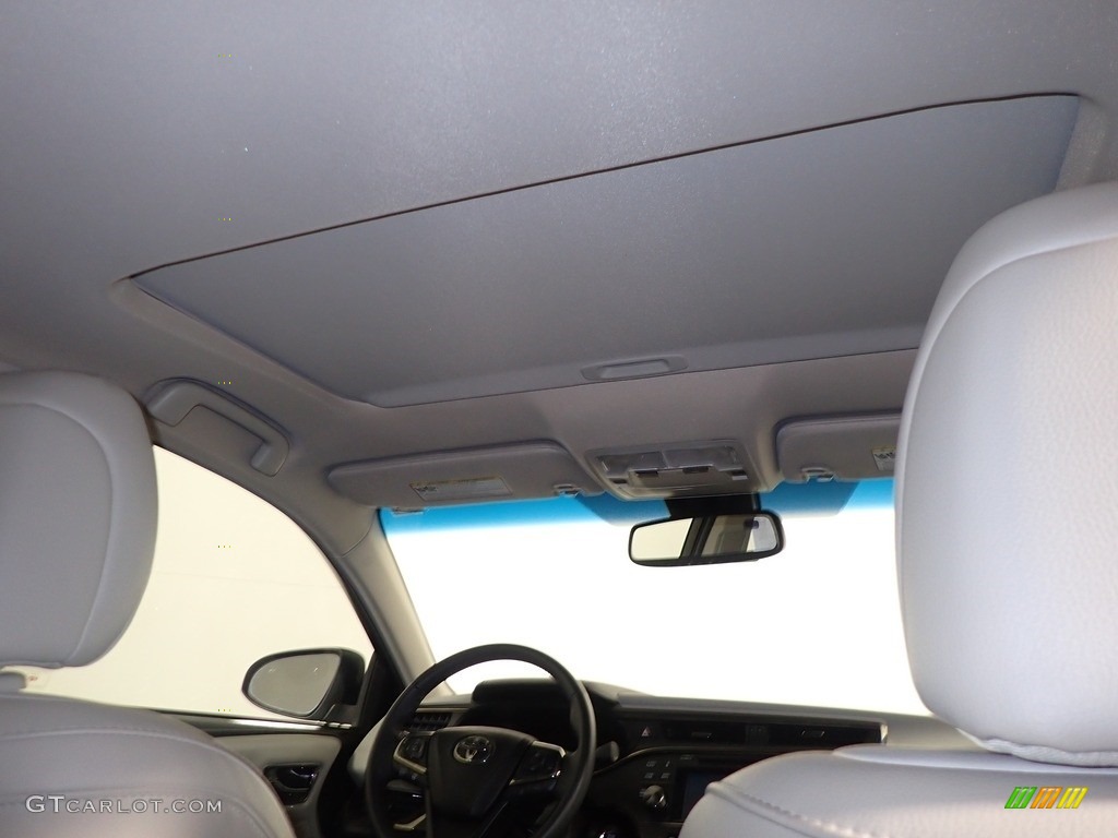 2018 Avalon XLE - Blizzard White Pearl / Light Gray photo #2