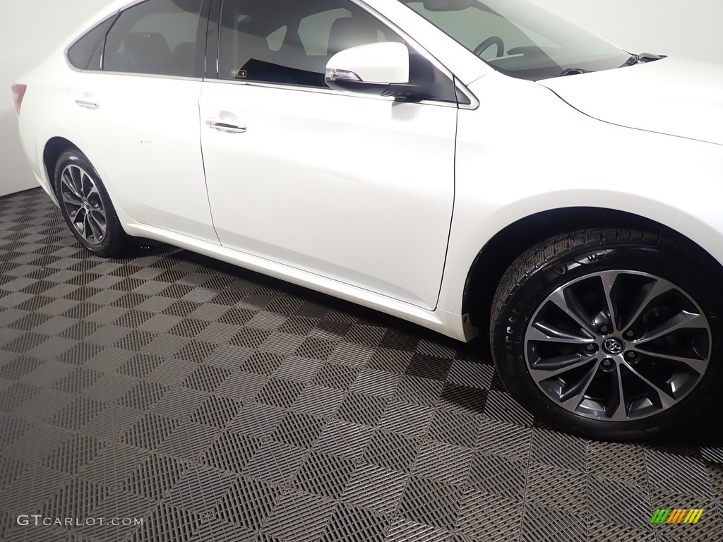 2018 Avalon XLE - Blizzard White Pearl / Light Gray photo #6