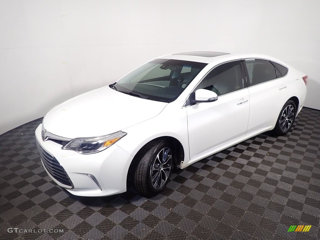 2018 Avalon XLE - Blizzard White Pearl / Light Gray photo #12