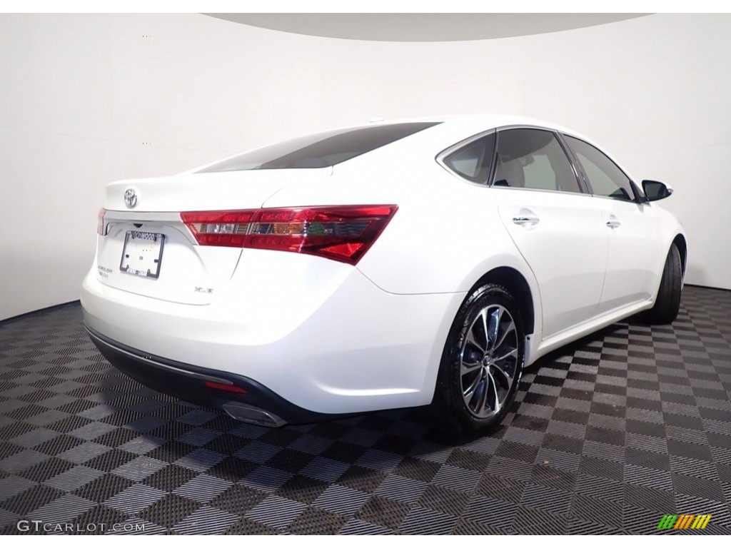 2018 Avalon XLE - Blizzard White Pearl / Light Gray photo #18