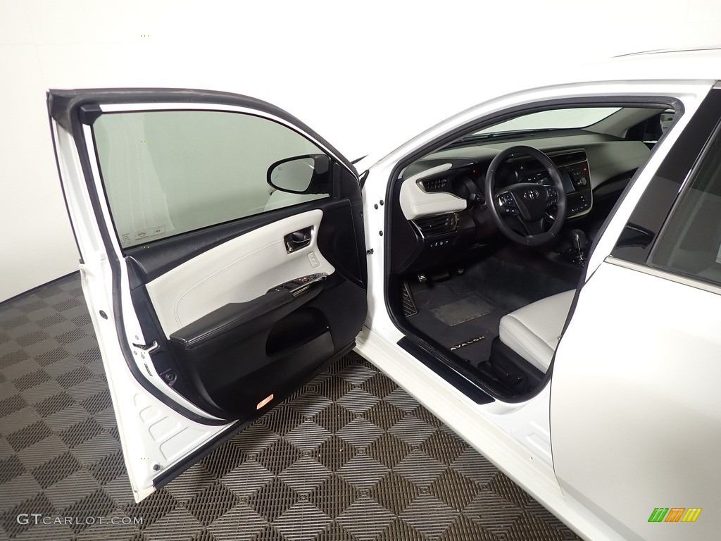 2018 Avalon XLE - Blizzard White Pearl / Light Gray photo #20