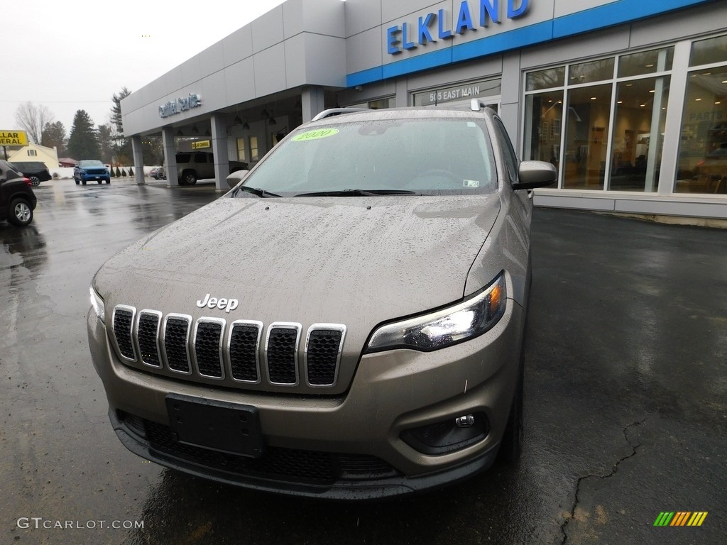 2020 Cherokee Latitude Plus 4x4 - Light Brownstone Pearl / Black photo #2