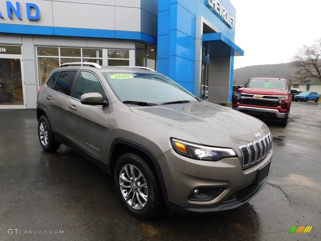 2020 Cherokee Latitude Plus 4x4 - Light Brownstone Pearl / Black photo #4