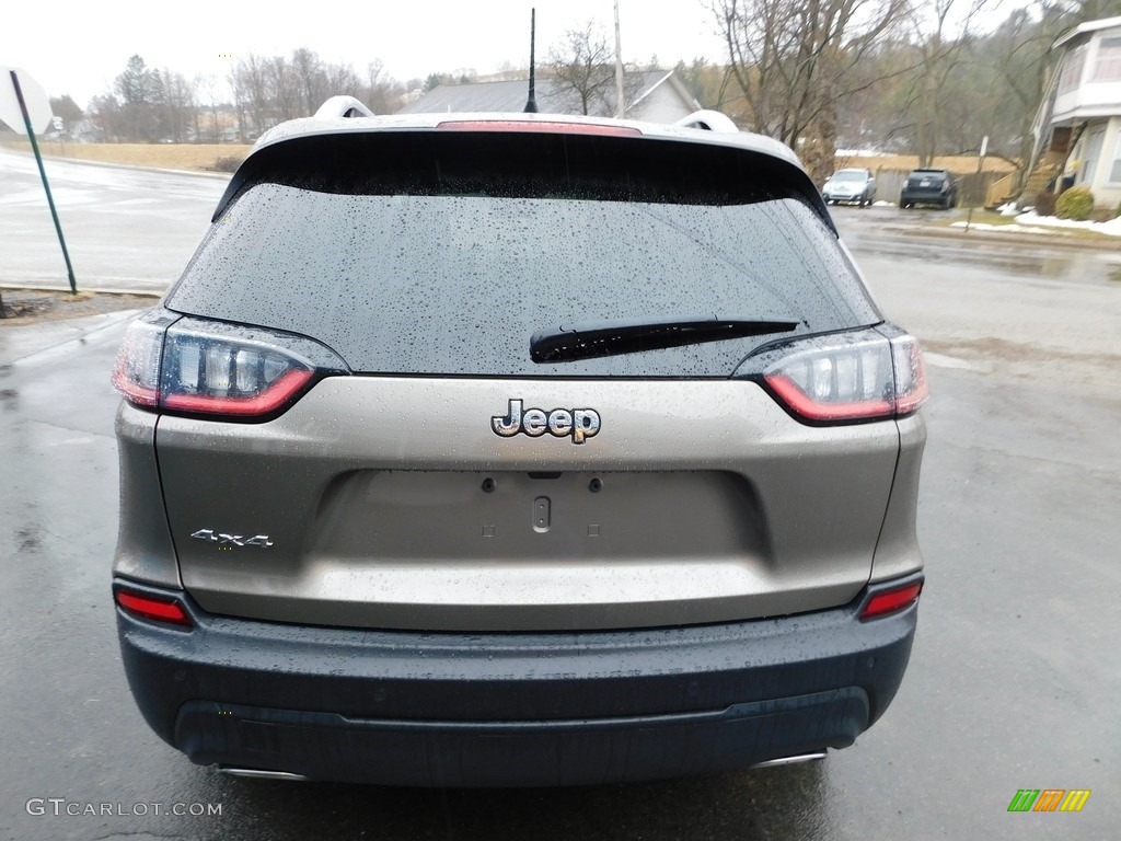 2020 Cherokee Latitude Plus 4x4 - Light Brownstone Pearl / Black photo #8