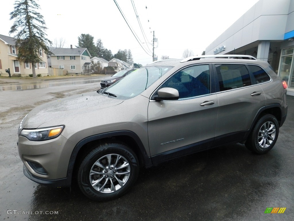 2020 Cherokee Latitude Plus 4x4 - Light Brownstone Pearl / Black photo #11