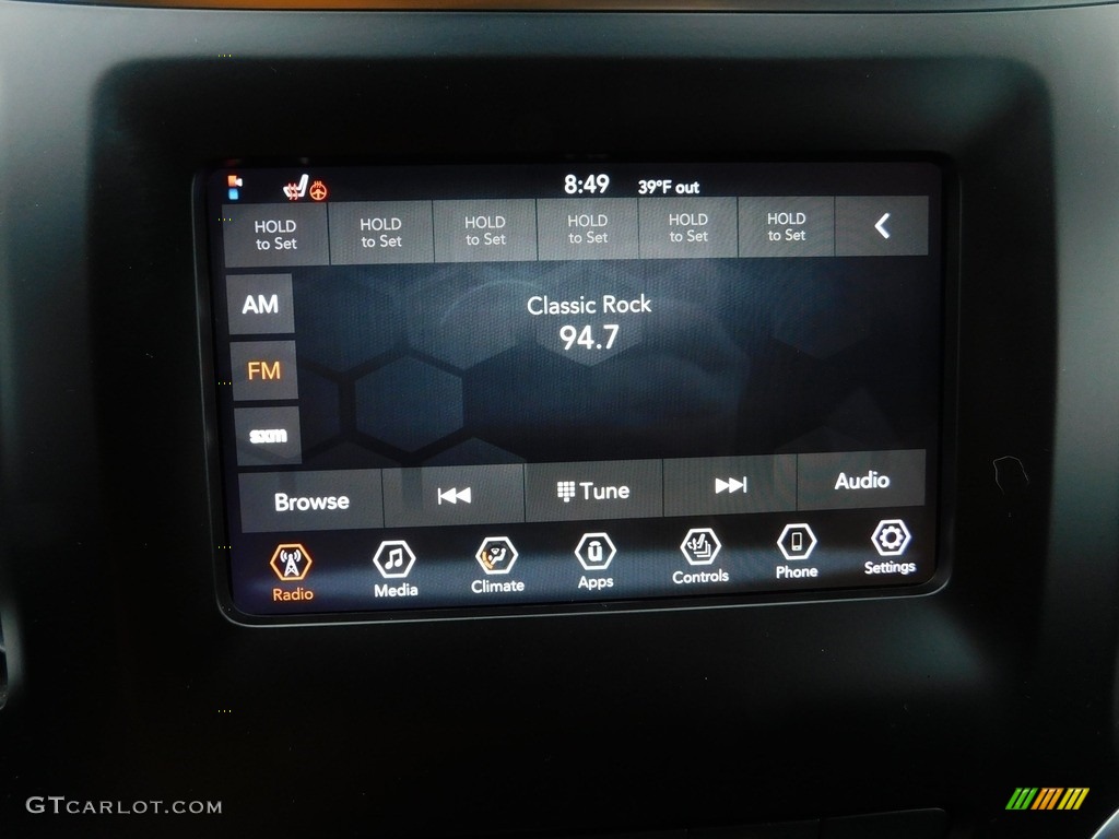 2020 Cherokee Latitude Plus 4x4 - Light Brownstone Pearl / Black photo #24
