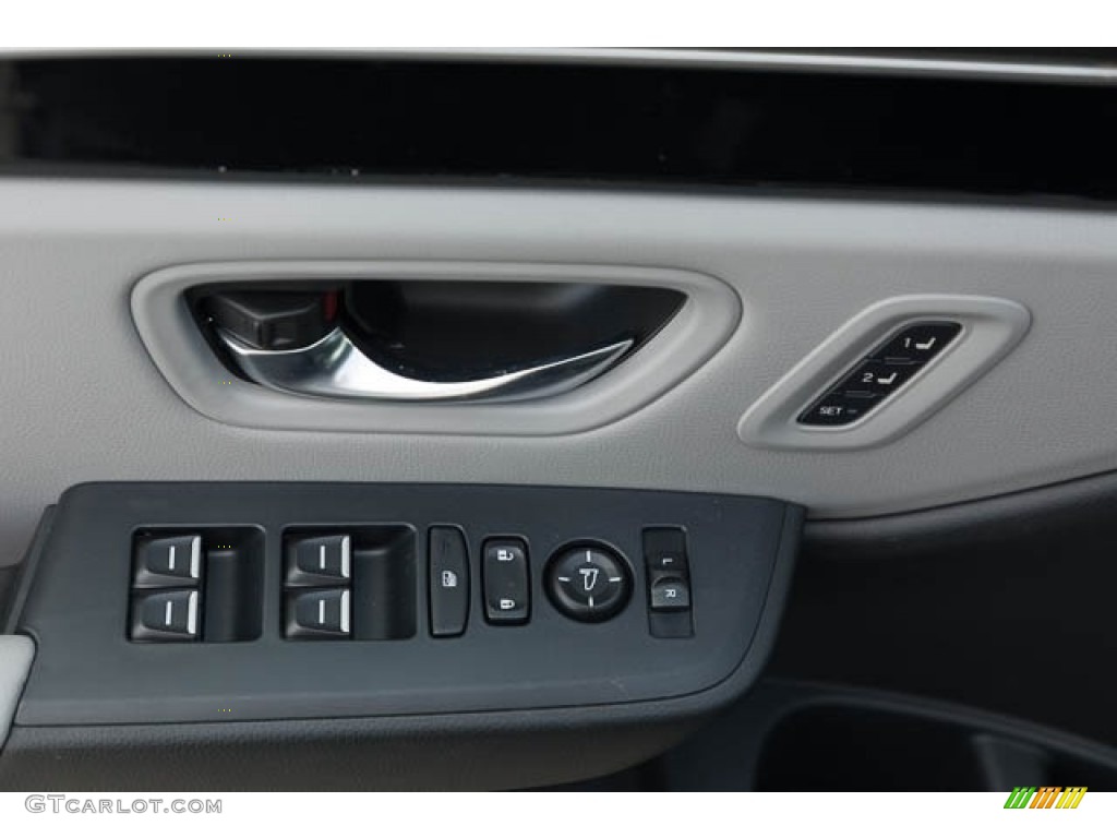 2023 Honda Pilot EX-L Gray Door Panel Photo #145793056