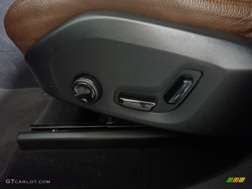 2018 XC60 T5 AWD Momentum - Onyx Black Metallic / Amber photo #22