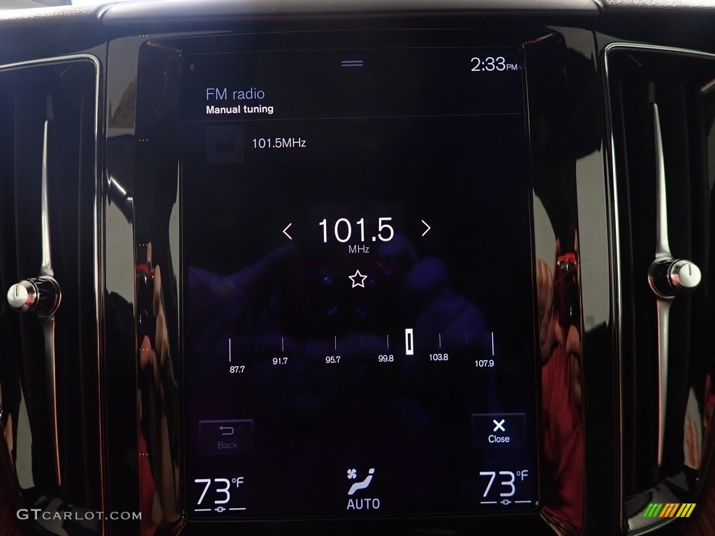 2018 XC60 T5 AWD Momentum - Onyx Black Metallic / Amber photo #25