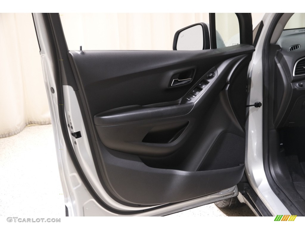 2021 Trax LT AWD - Silver Ice Metallic / Jet Black photo #4
