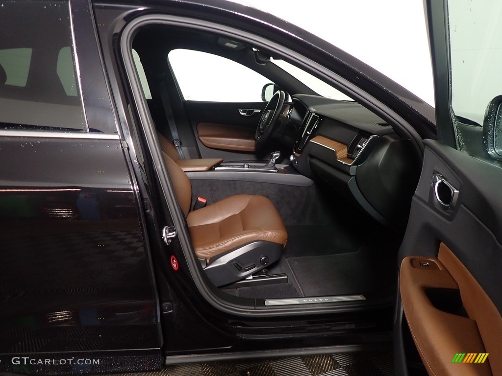 2018 XC60 T5 AWD Momentum - Onyx Black Metallic / Amber photo #38