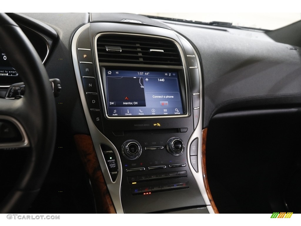 2020 Lincoln Nautilus Reserve AWD Controls Photo #145795510