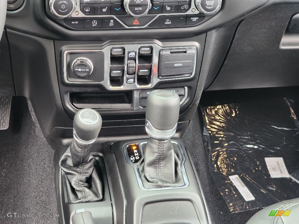 2023 Jeep Wrangler Unlimited Sahara 4x4 8 Speed Automatic Transmission Photo #145796677