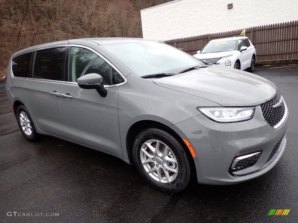 2023 Pacifica Touring L - Ceramic Gray / Black/Alloy photo #8