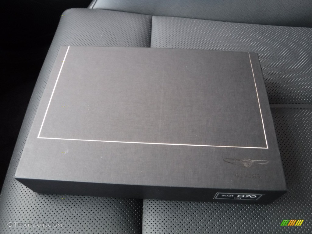 2021 Genesis G70 2.0T Books/Manuals Photo #145798120