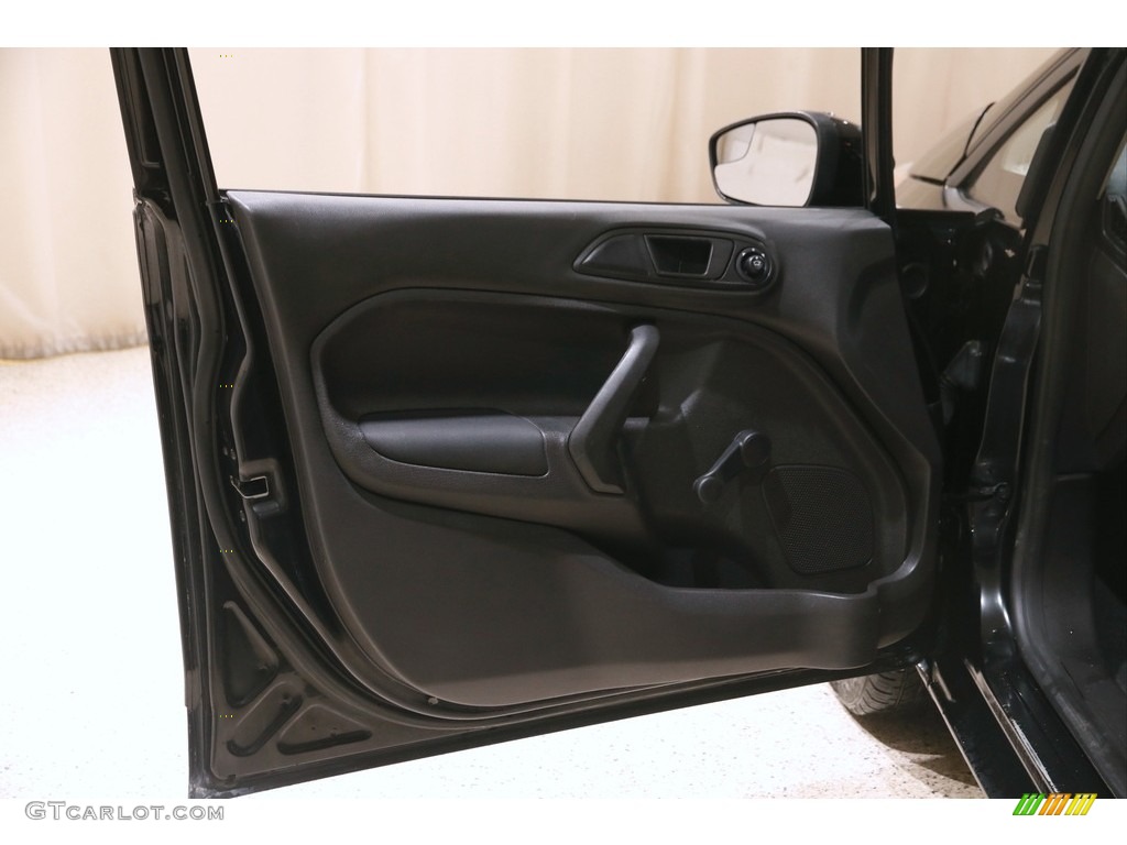 2018 Ford Fiesta S Sedan Charcoal Black Door Panel Photo #145798807