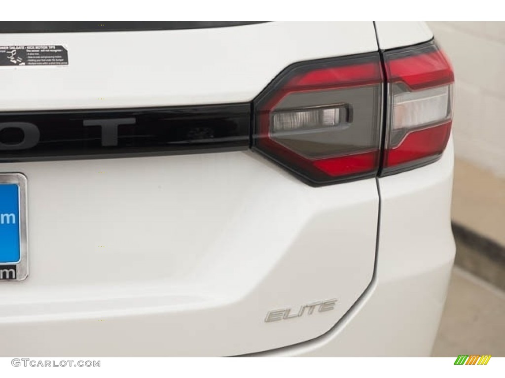 2023 Honda Pilot Elite AWD Marks and Logos Photo #145799950