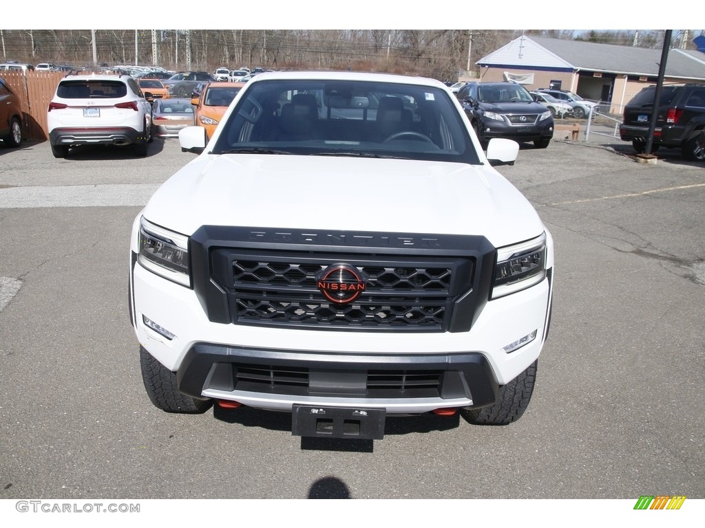 2022 Frontier Pro-4X Crew Cab 4x4 - Glacier White / Charcoal photo #2