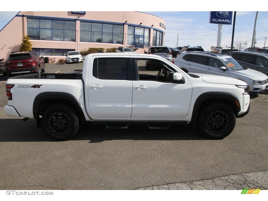 2022 Frontier Pro-4X Crew Cab 4x4 - Glacier White / Charcoal photo #4