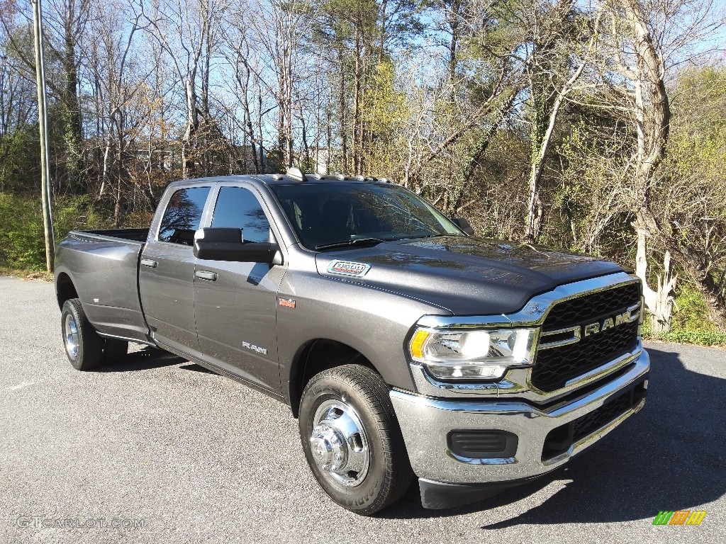 2019 3500 Tradesman Crew Cab 4x4 - Granite Crystal Metallic / Black photo #4