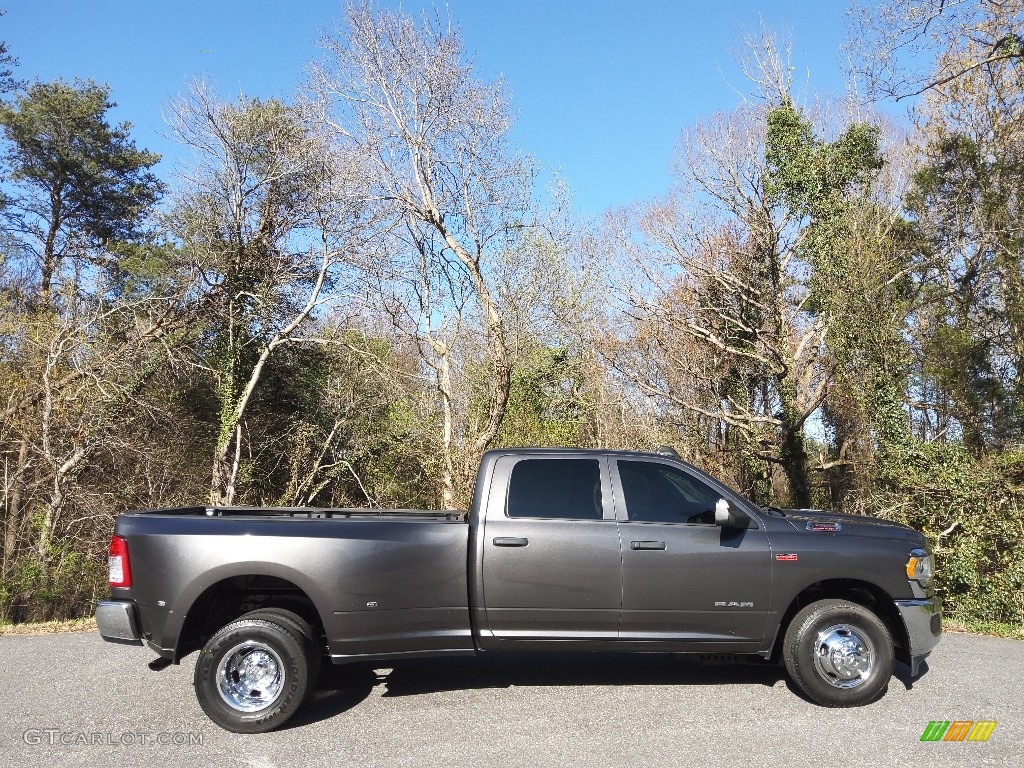 2019 3500 Tradesman Crew Cab 4x4 - Granite Crystal Metallic / Black photo #5