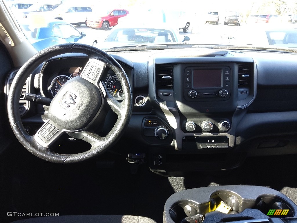 2019 3500 Tradesman Crew Cab 4x4 - Granite Crystal Metallic / Black photo #17