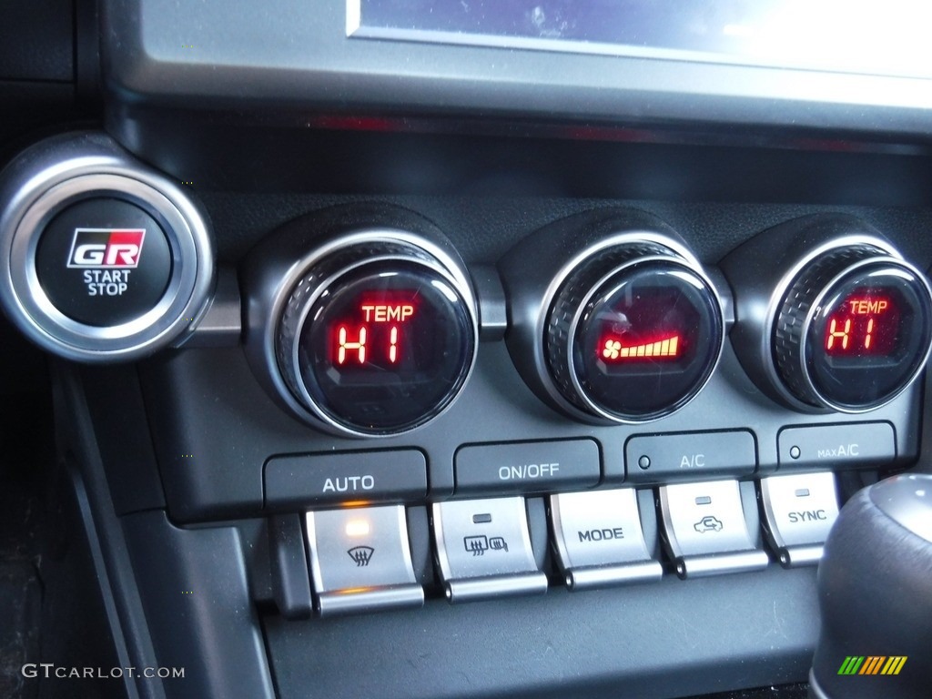 2022 Toyota GR86 Premium Coupe Controls Photos