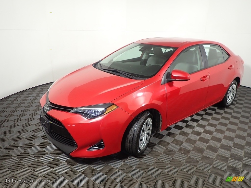 2018 Corolla LE - Barcelona Red Metallic / Ash/Dark Gray photo #8