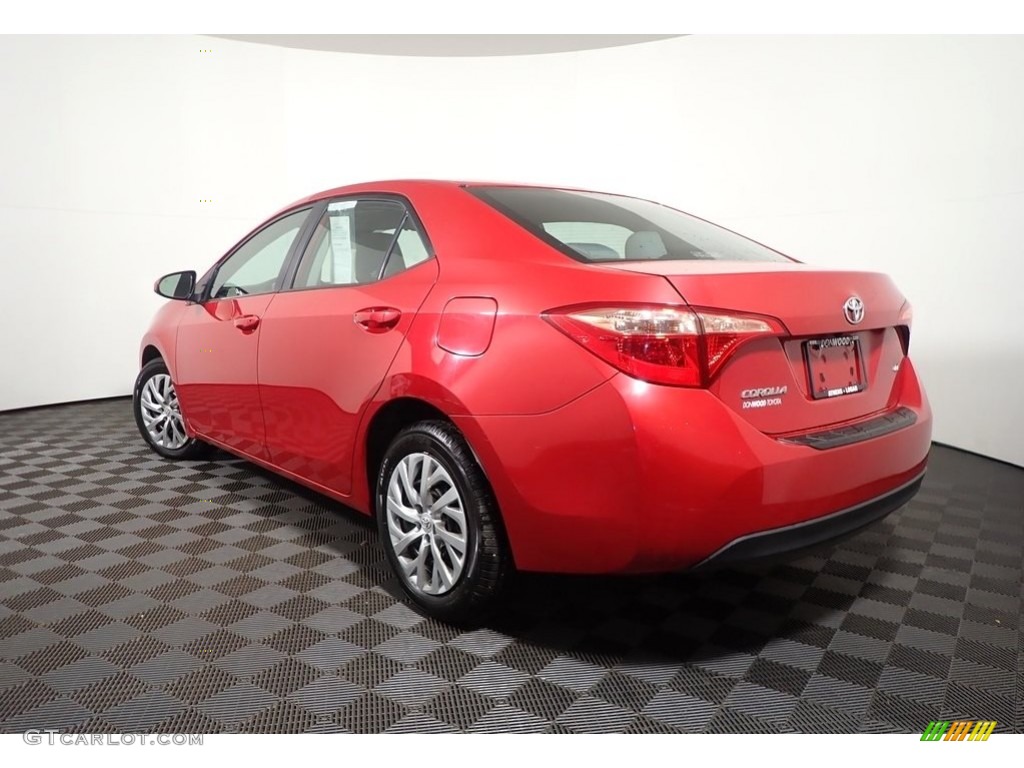 2018 Corolla LE - Barcelona Red Metallic / Ash/Dark Gray photo #9