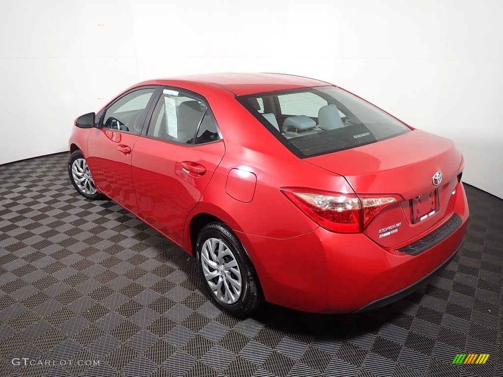 2018 Corolla LE - Barcelona Red Metallic / Ash/Dark Gray photo #10