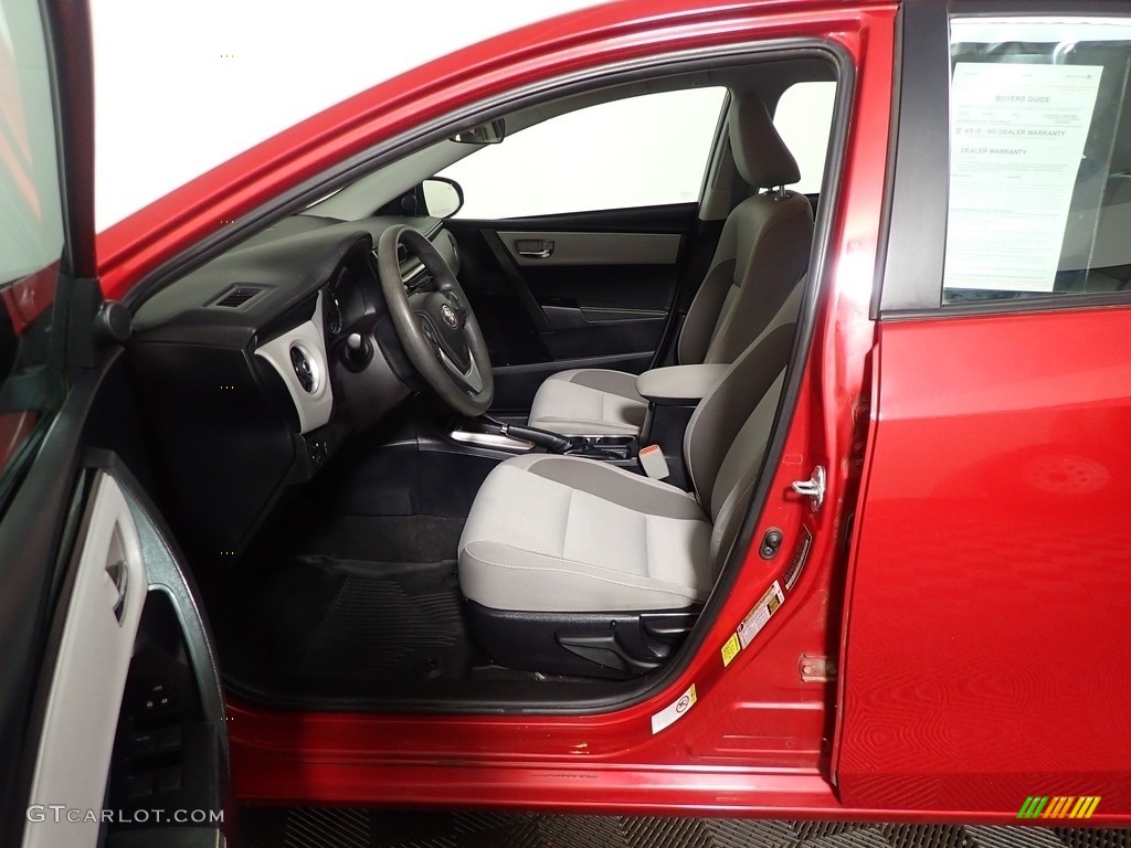 2018 Corolla LE - Barcelona Red Metallic / Ash/Dark Gray photo #18