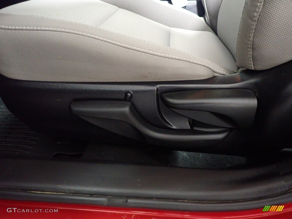 2018 Corolla LE - Barcelona Red Metallic / Ash/Dark Gray photo #19