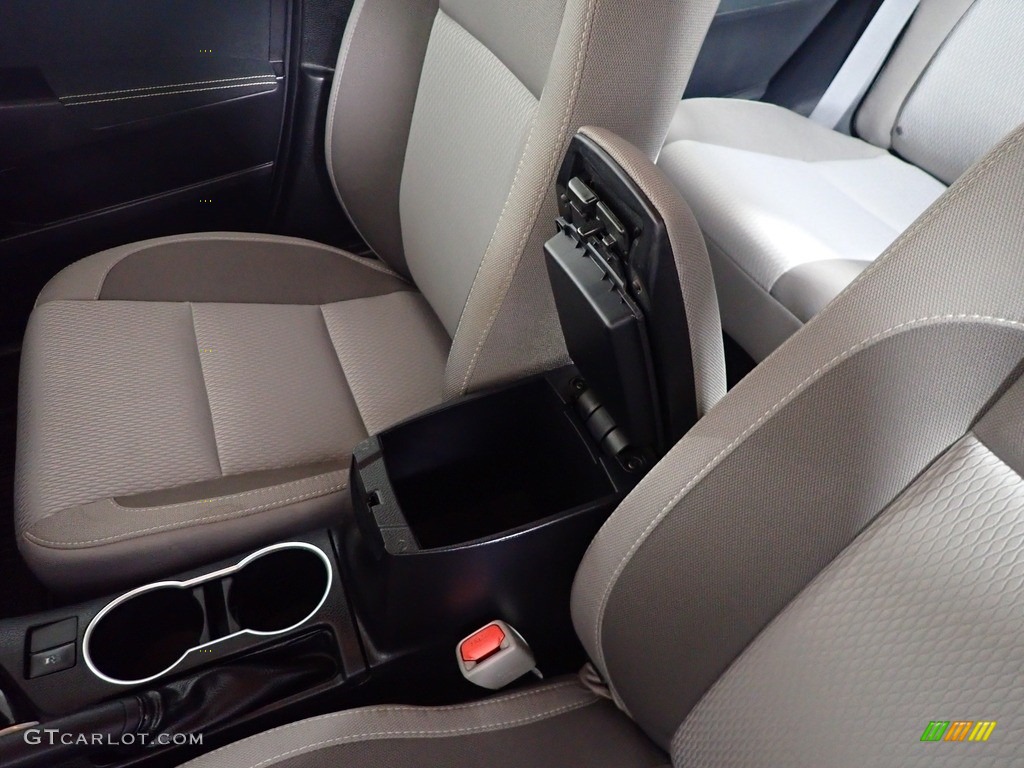 2018 Corolla LE - Barcelona Red Metallic / Ash/Dark Gray photo #29
