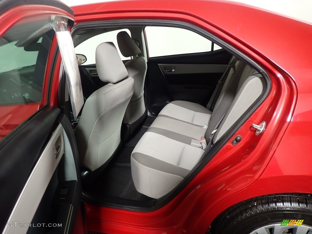 2018 Corolla LE - Barcelona Red Metallic / Ash/Dark Gray photo #31