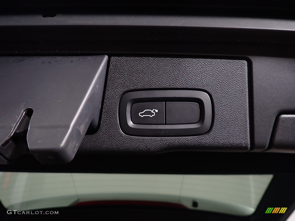 2020 XC60 T6 AWD Momentum - Ice White / Amber photo #14