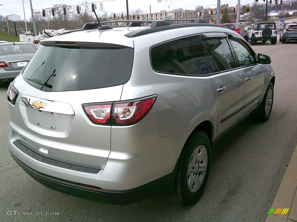 2017 Traverse LS AWD - Silver Ice Metallic / Dark Titanium/Light Titanium photo #5