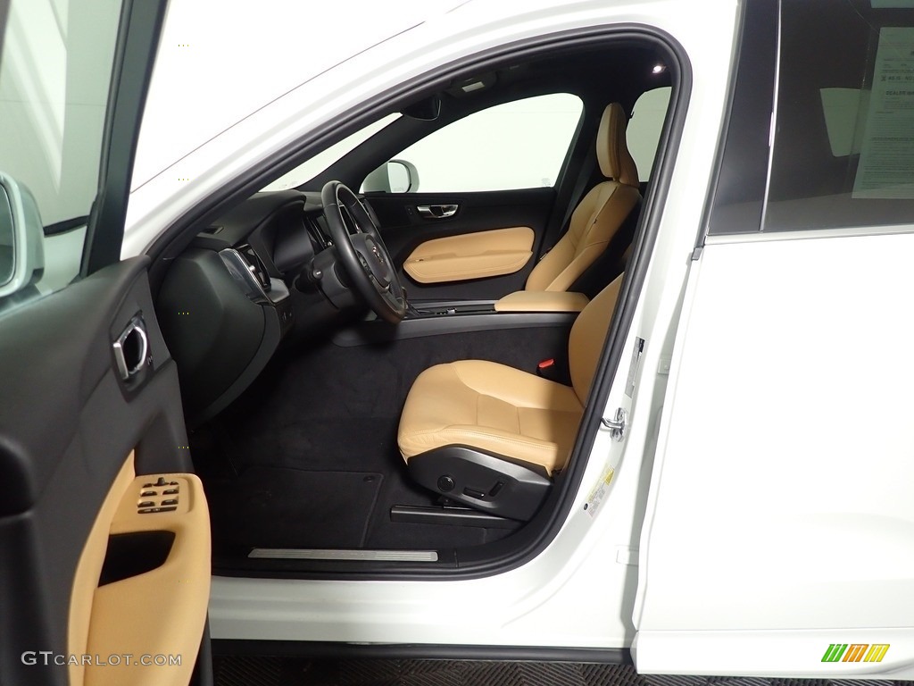 2020 XC60 T6 AWD Momentum - Ice White / Amber photo #20