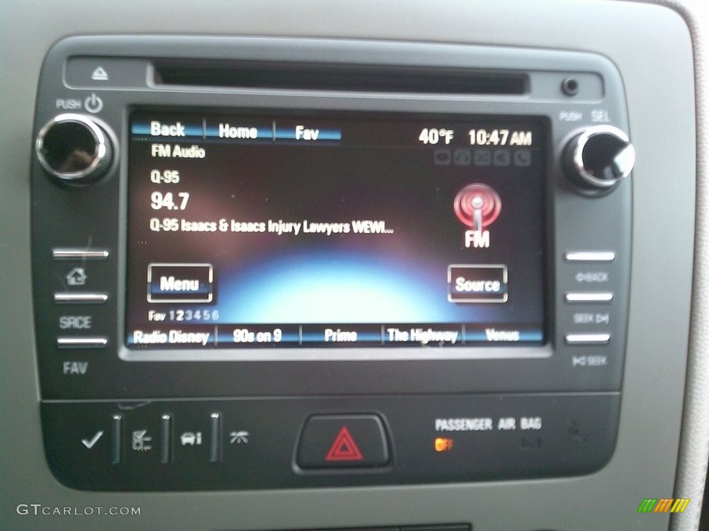 2017 Traverse LS AWD - Silver Ice Metallic / Dark Titanium/Light Titanium photo #14