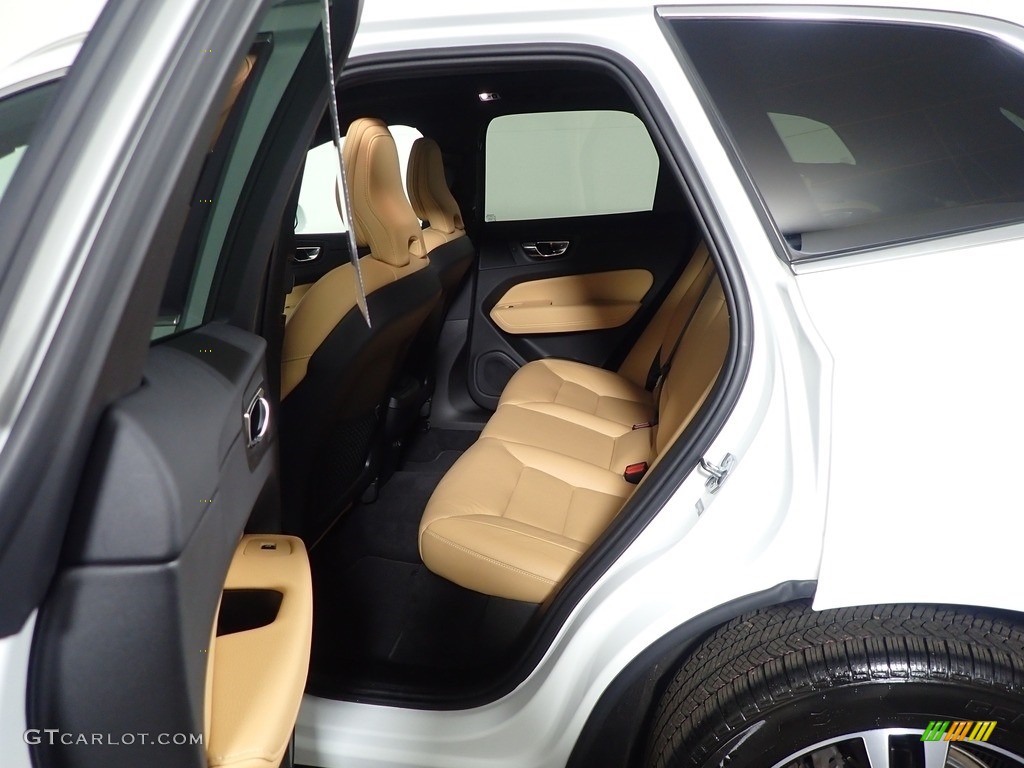2020 XC60 T6 AWD Momentum - Ice White / Amber photo #33