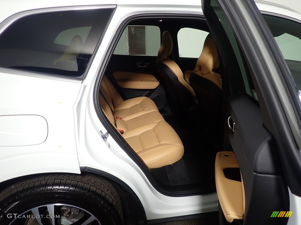 2020 XC60 T6 AWD Momentum - Ice White / Amber photo #35