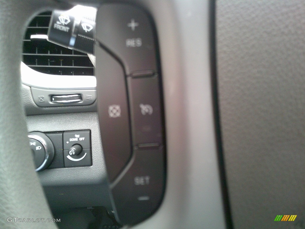 2017 Traverse LS AWD - Silver Ice Metallic / Dark Titanium/Light Titanium photo #26