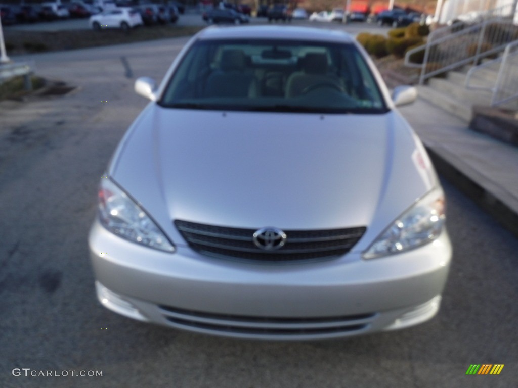 2004 Camry LE - Lunar Mist Metallic / Stone photo #7