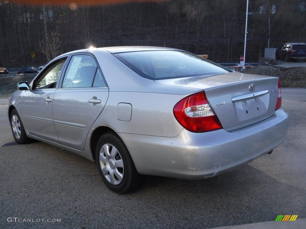 2004 Camry LE - Lunar Mist Metallic / Stone photo #11