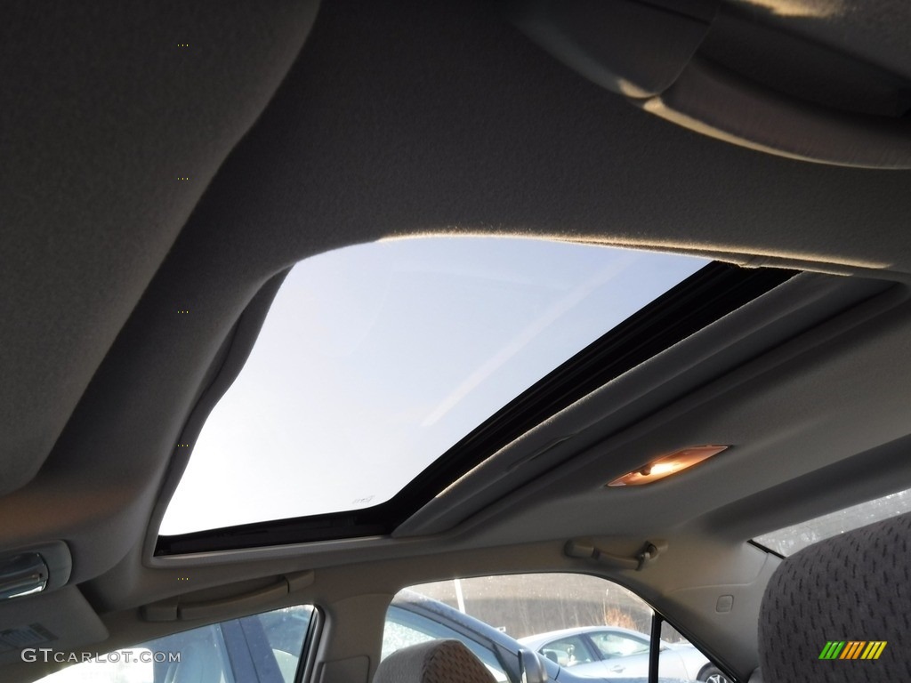 2004 Camry LE - Lunar Mist Metallic / Stone photo #14