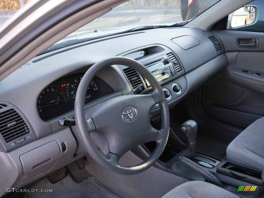 2004 Camry LE - Lunar Mist Metallic / Stone photo #16