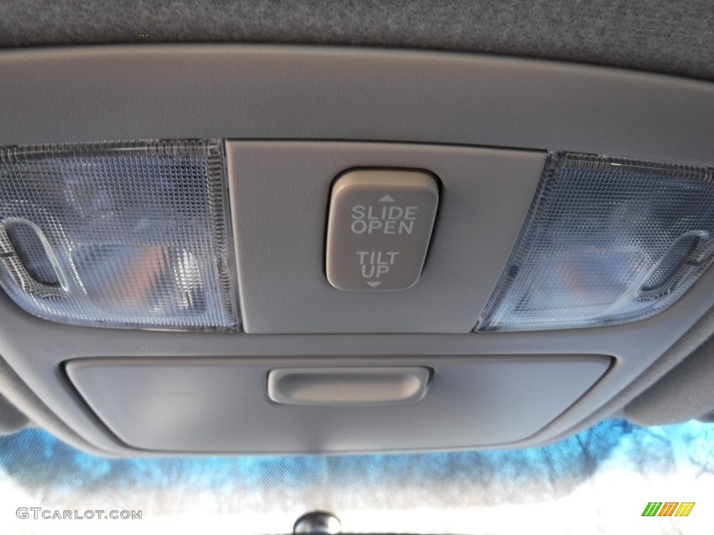 2004 Camry LE - Lunar Mist Metallic / Stone photo #21