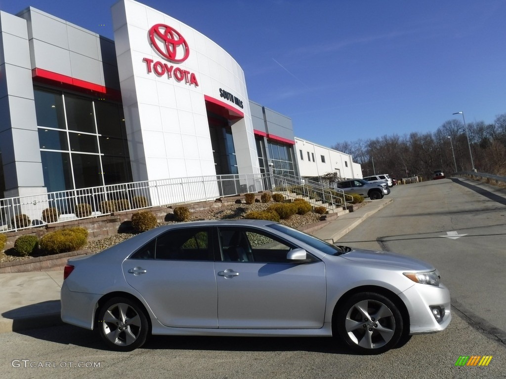 2014 Camry SE - Classic Silver Metallic / Black/Ash photo #2
