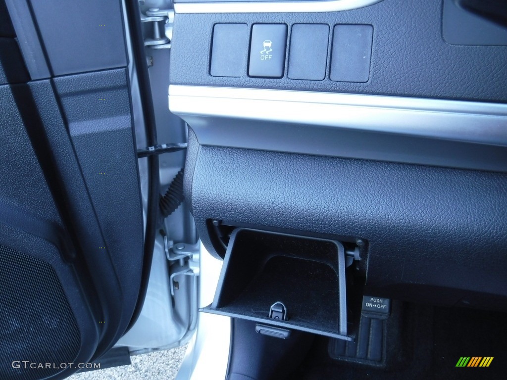 2014 Camry SE - Classic Silver Metallic / Black/Ash photo #6