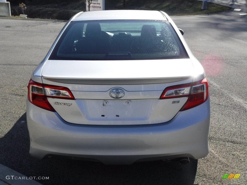 2014 Camry SE - Classic Silver Metallic / Black/Ash photo #14