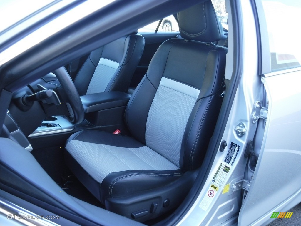 2014 Camry SE - Classic Silver Metallic / Black/Ash photo #21